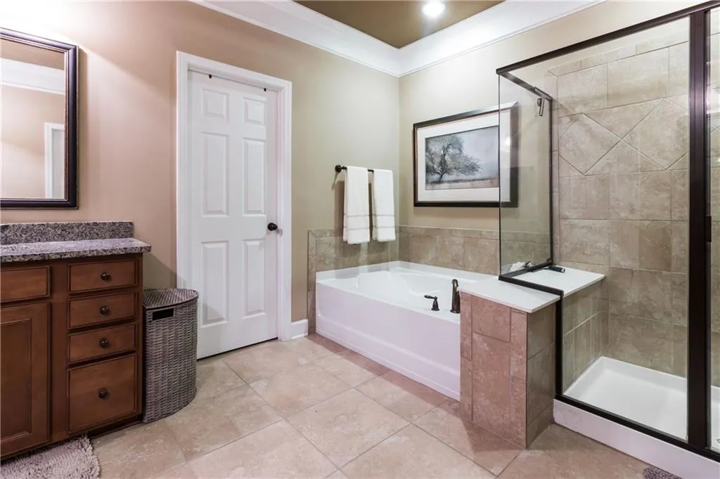 104 Bradford Drive, Atlanta, Georgia 30328, 3 Bedrooms Bedrooms, ,3 BathroomsBathrooms,Residential,Sold,104 Bradford Drive,5940540