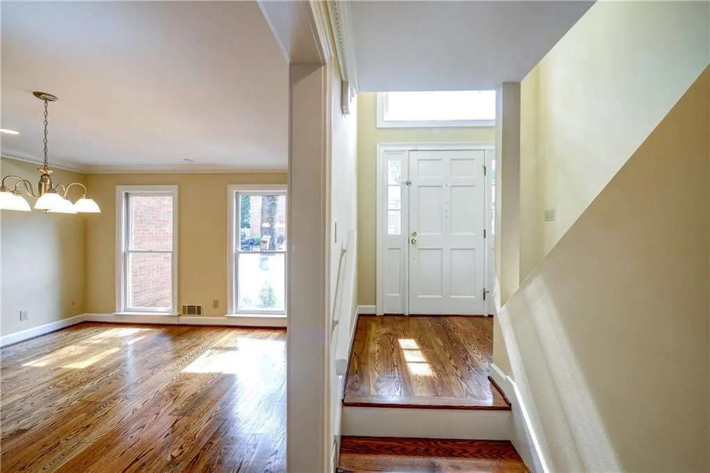 202 Ansley Villa Drive Ne Unit 202, Atlanta, Georgia 30324, 3 Bedrooms Bedrooms, ,3 BathroomsBathrooms,Residential,Sold,202 Ansley Villa Drive Ne Unit 202,5583818