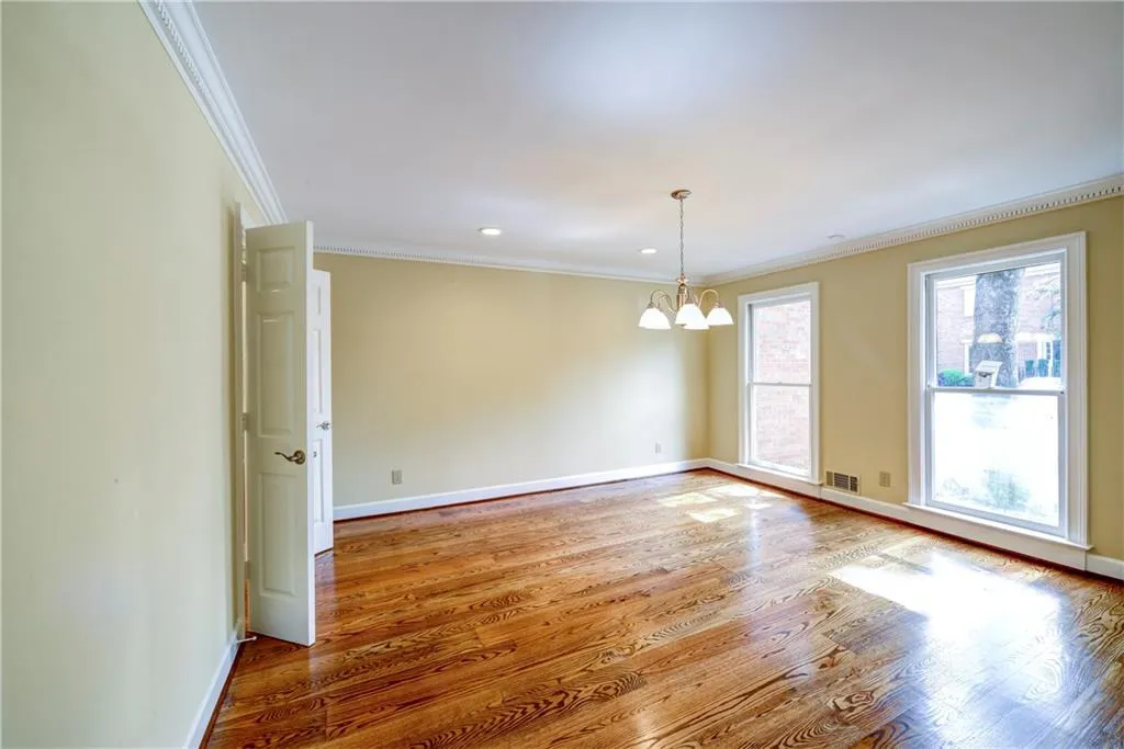 202 Ansley Villa Drive Ne Unit 202, Atlanta, Georgia 30324, 3 Bedrooms Bedrooms, ,3 BathroomsBathrooms,Residential,Sold,202 Ansley Villa Drive Ne Unit 202,5583818