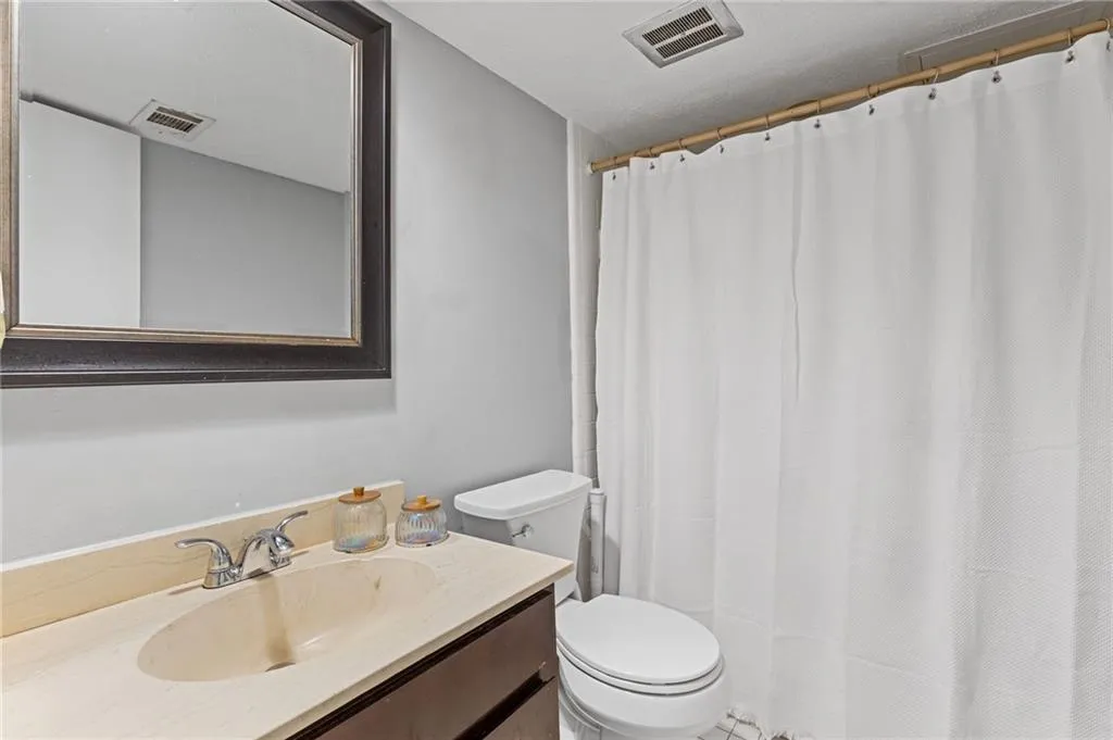 725 Dalrymple Road Unit 5c, Atlanta, Georgia 30328, 2 Bedrooms Bedrooms, ,2 BathroomsBathrooms,Residential,Sold,725 Dalrymple Road Unit 5c,7501967