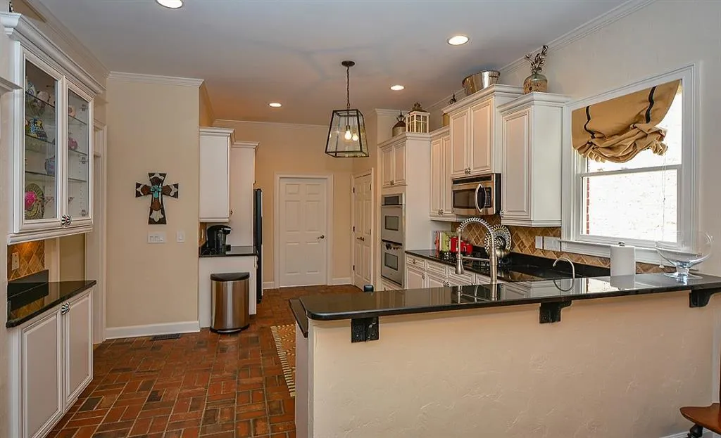 3316 Windsor Lake Drive Ne, Brookhaven, Georgia 30319, 5 Bedrooms Bedrooms, ,5 BathroomsBathrooms,Residential,Sold,3316 Windsor Lake Drive Ne,5719572