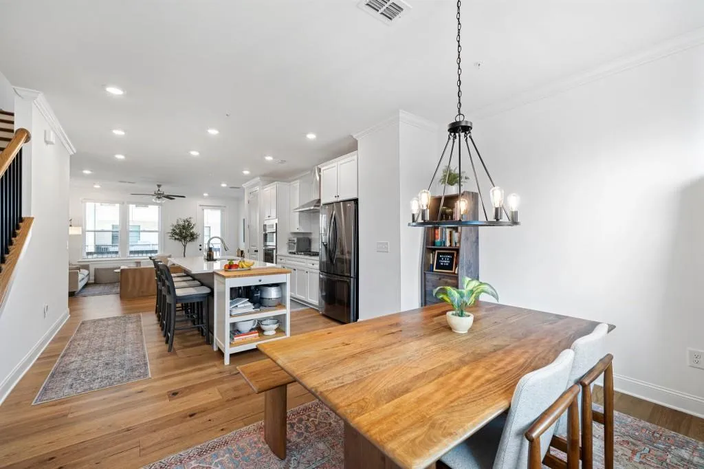 6639 Beacon Drive Unit 339, Sandy Springs, Georgia 30328, 3 Bedrooms Bedrooms, ,3 BathroomsBathrooms,Residential,Sold,6639 Beacon Drive Unit 339,7229745