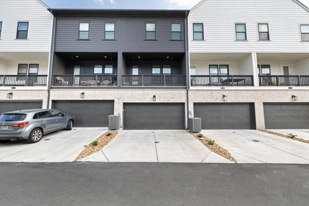 6639 Beacon Drive Unit 339, Sandy Springs, Georgia 30328, 3 Bedrooms Bedrooms, ,3 BathroomsBathrooms,Residential,Sold,6639 Beacon Drive Unit 339,7229745