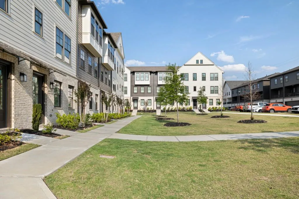 6639 Beacon Drive Unit 339, Sandy Springs, Georgia 30328, 3 Bedrooms Bedrooms, ,3 BathroomsBathrooms,Residential,Sold,6639 Beacon Drive Unit 339,7229745