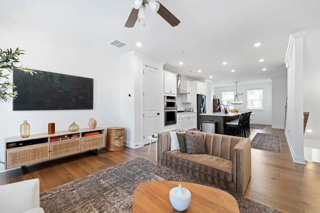 6639 Beacon Drive Unit 339, Sandy Springs, Georgia 30328, 3 Bedrooms Bedrooms, ,3 BathroomsBathrooms,Residential,Sold,6639 Beacon Drive Unit 339,7229745