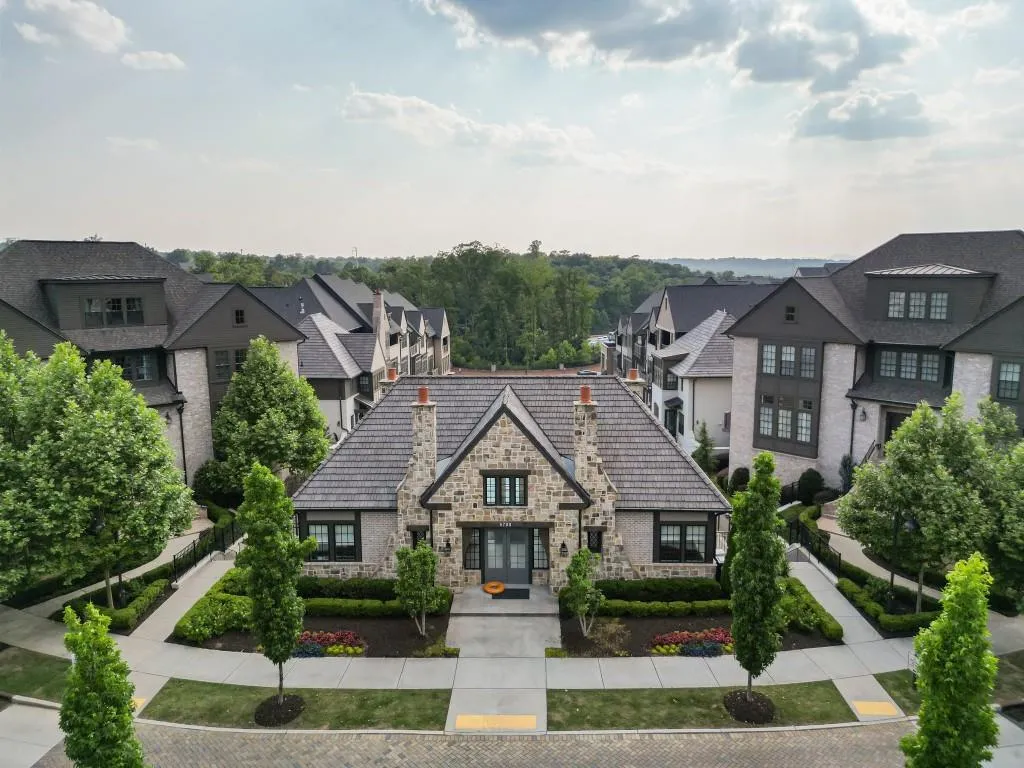 6639 Beacon Drive Unit 339, Sandy Springs, Georgia 30328, 3 Bedrooms Bedrooms, ,3 BathroomsBathrooms,Residential,Sold,6639 Beacon Drive Unit 339,7229745