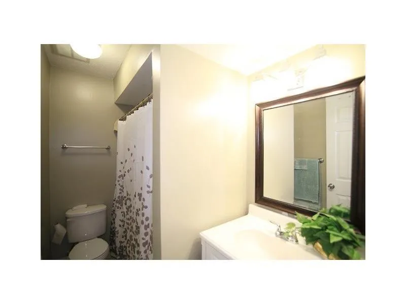 6980 Roswell Road Ne Unit M3, Atlanta, Georgia 30328, 3 Bedrooms Bedrooms, ,2 BathroomsBathrooms,Residential,Sold,6980 Roswell Road Ne Unit M3,5825953