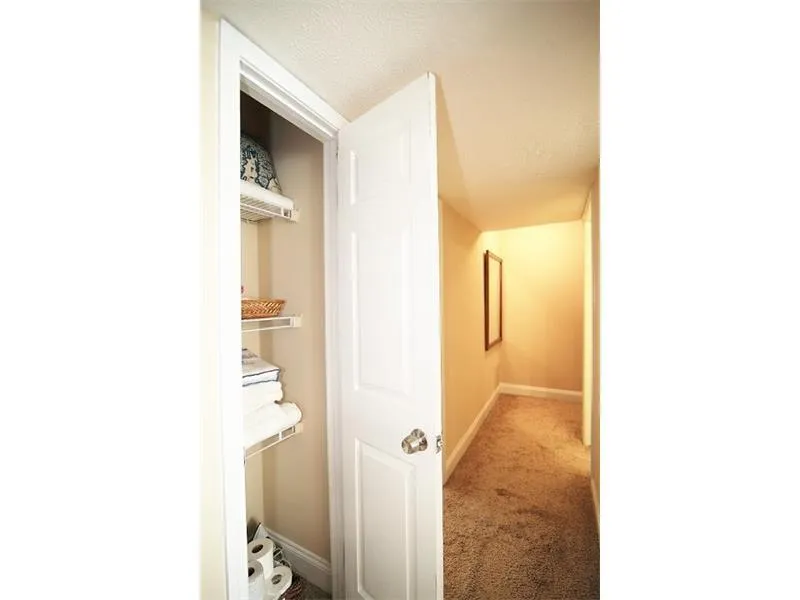 6980 Roswell Road Ne Unit M3, Atlanta, Georgia 30328, 3 Bedrooms Bedrooms, ,2 BathroomsBathrooms,Residential,Sold,6980 Roswell Road Ne Unit M3,5825953