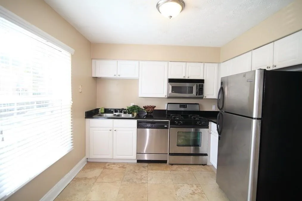 6980 Roswell Road Ne Unit M3, Atlanta, Georgia 30328, 3 Bedrooms Bedrooms, ,2 BathroomsBathrooms,Residential,Sold,6980 Roswell Road Ne Unit M3,5825953