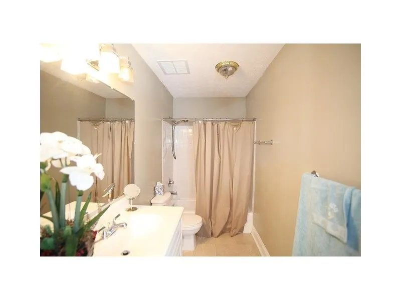 6980 Roswell Road Ne Unit M3, Atlanta, Georgia 30328, 3 Bedrooms Bedrooms, ,2 BathroomsBathrooms,Residential,Sold,6980 Roswell Road Ne Unit M3,5825953
