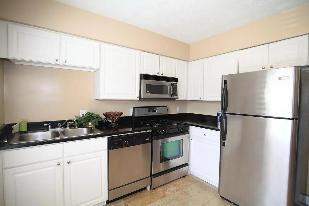 6980 Roswell Road Ne Unit M3, Atlanta, Georgia 30328, 3 Bedrooms Bedrooms, ,2 BathroomsBathrooms,Residential,Sold,6980 Roswell Road Ne Unit M3,5825953