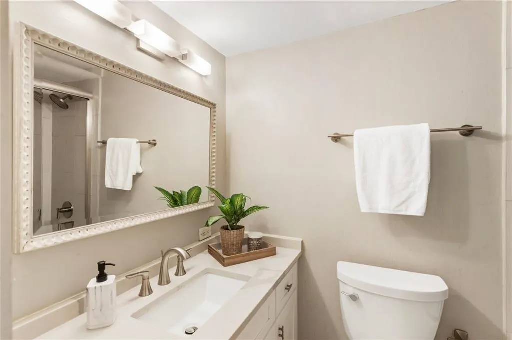 19 Arpege Way Nw, Atlanta, Georgia 30327, 2 Bedrooms Bedrooms, ,2 BathroomsBathrooms,Residential,For Sale,19 Arpege Way Nw,7610374