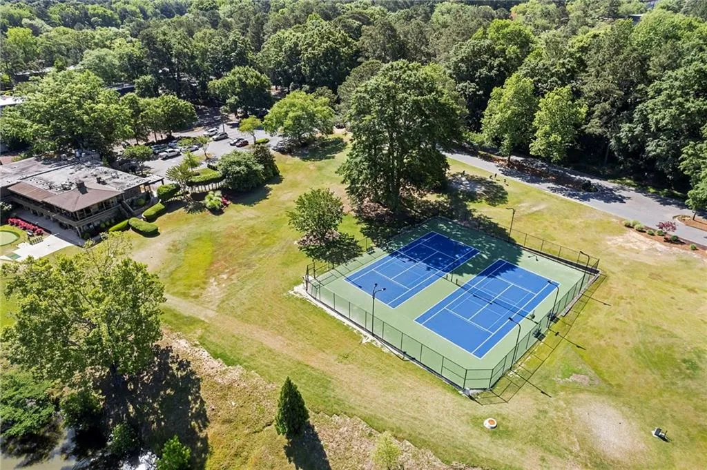 19 Arpege Way Nw, Atlanta, Georgia 30327, 2 Bedrooms Bedrooms, ,2 BathroomsBathrooms,Residential,For Sale,19 Arpege Way Nw,7610374
