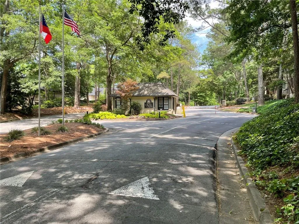 19 Arpege Way Nw, Atlanta, Georgia 30327, 2 Bedrooms Bedrooms, ,2 BathroomsBathrooms,Residential,For Sale,19 Arpege Way Nw,7610374