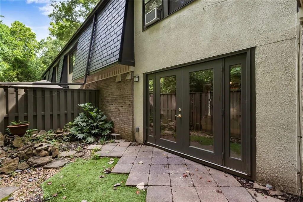 19 Arpege Way Nw, Atlanta, Georgia 30327, 2 Bedrooms Bedrooms, ,2 BathroomsBathrooms,Residential,For Sale,19 Arpege Way Nw,7610374