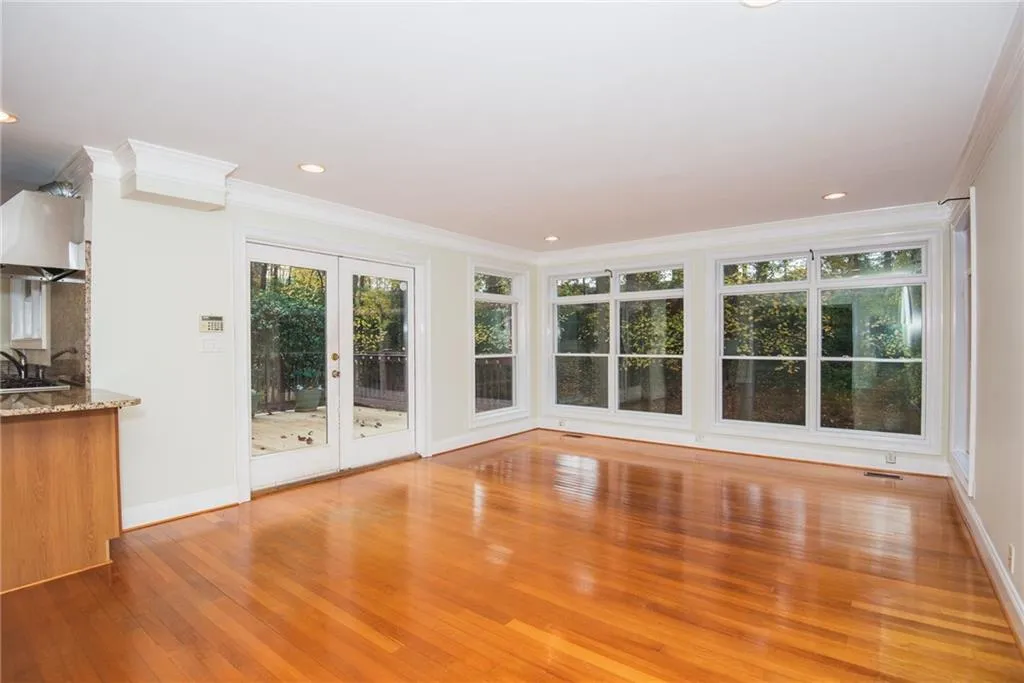 5750 Kayron Drive, Sandy Springs, Georgia 30328, 3 Bedrooms Bedrooms, ,3 BathroomsBathrooms,Residential,Sold,5750 Kayron Drive,7139902