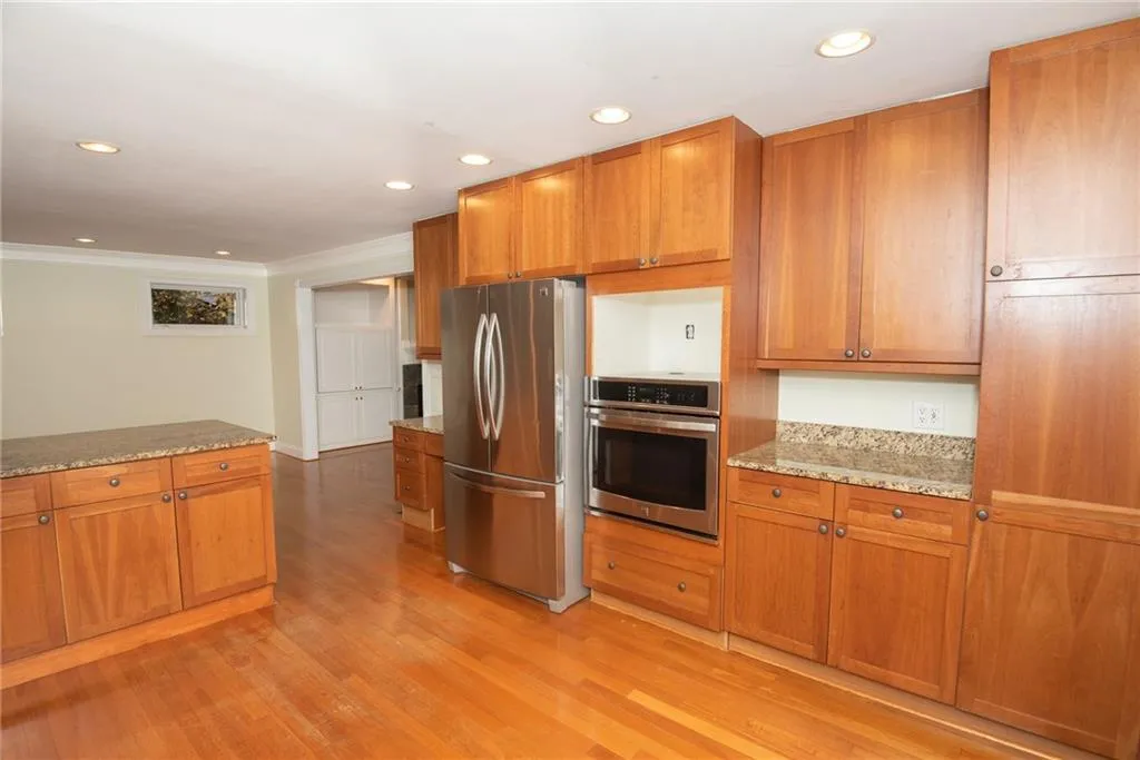 5750 Kayron Drive, Sandy Springs, Georgia 30328, 3 Bedrooms Bedrooms, ,3 BathroomsBathrooms,Residential,Sold,5750 Kayron Drive,7139902