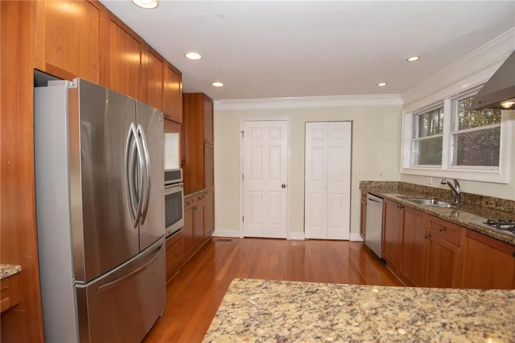 5750 Kayron Drive, Sandy Springs, Georgia 30328, 3 Bedrooms Bedrooms, ,3 BathroomsBathrooms,Residential,Sold,5750 Kayron Drive,7139902