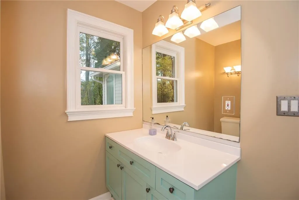 5750 Kayron Drive, Sandy Springs, Georgia 30328, 3 Bedrooms Bedrooms, ,3 BathroomsBathrooms,Residential,Sold,5750 Kayron Drive,7139902