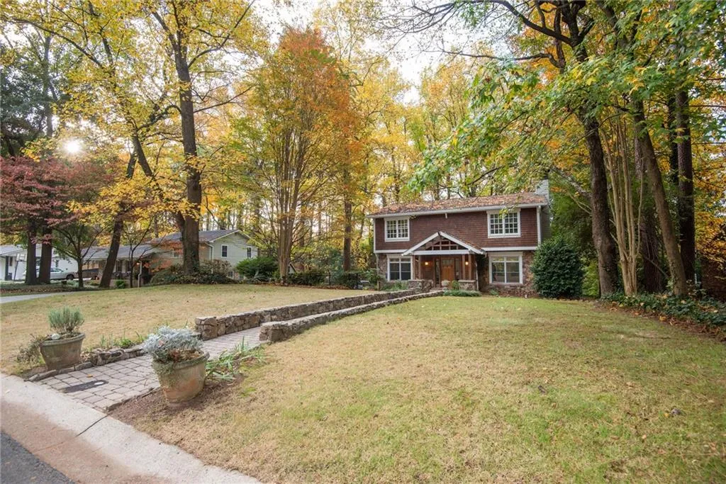 5750 Kayron Drive, Sandy Springs, Georgia 30328, 3 Bedrooms Bedrooms, ,3 BathroomsBathrooms,Residential,Sold,5750 Kayron Drive,7139902