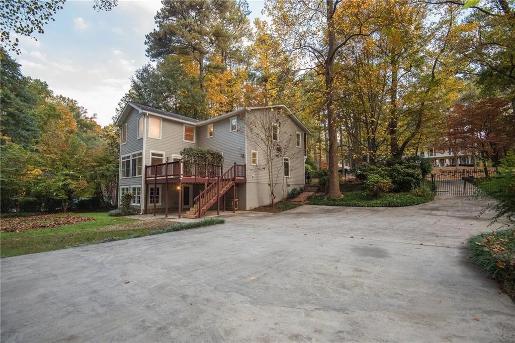 5750 Kayron Drive, Sandy Springs, Georgia 30328, 3 Bedrooms Bedrooms, ,3 BathroomsBathrooms,Residential,Sold,5750 Kayron Drive,7139902