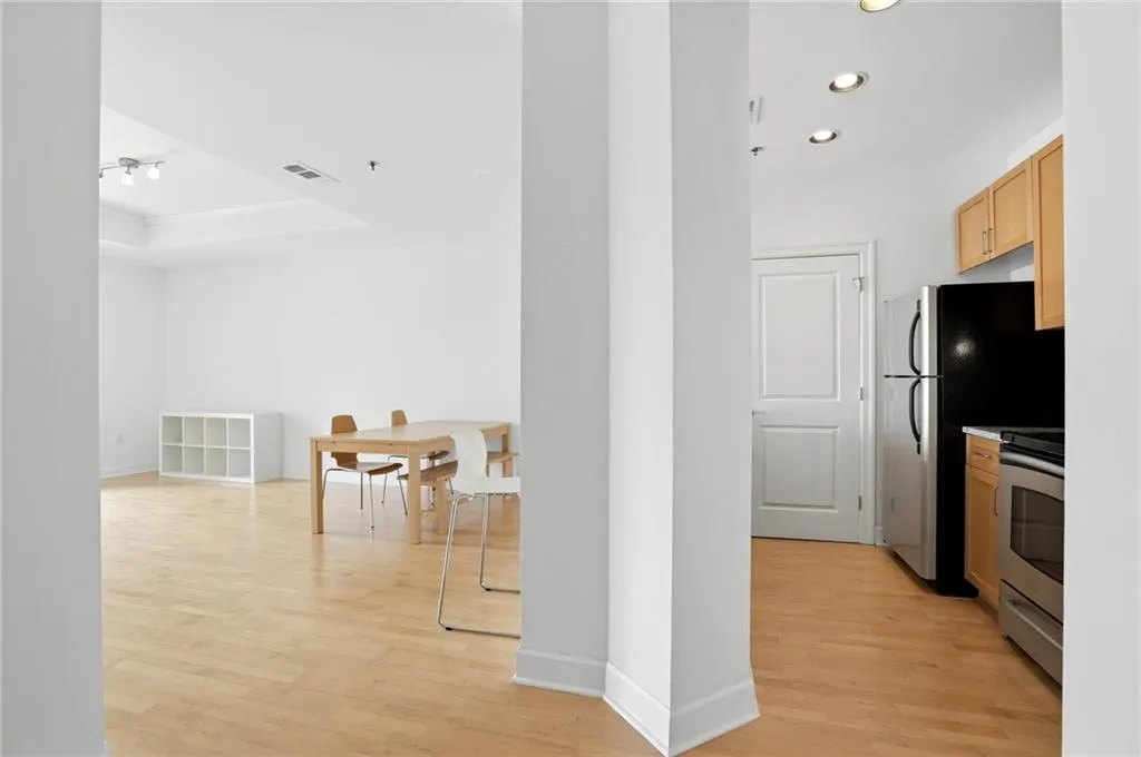 325 E Paces Ferry Road Ne Unit 1606, Atlanta, Georgia 30305, 1 Bedroom Bedrooms, 0 ,1 BathroomBathrooms,Residential,For Sale,325 E Paces Ferry Road Ne Unit 1606,7748446
