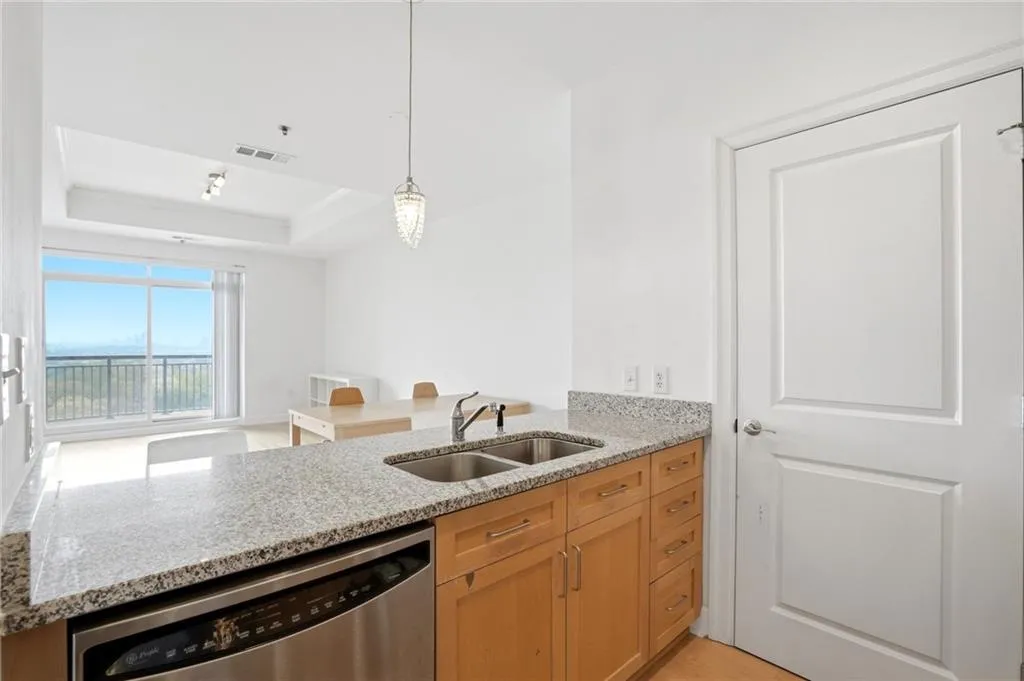 325 E Paces Ferry Road Ne Unit 1606, Atlanta, Georgia 30305, 1 Bedroom Bedrooms, 0 ,1 BathroomBathrooms,Residential,For Sale,325 E Paces Ferry Road Ne Unit 1606,7748446