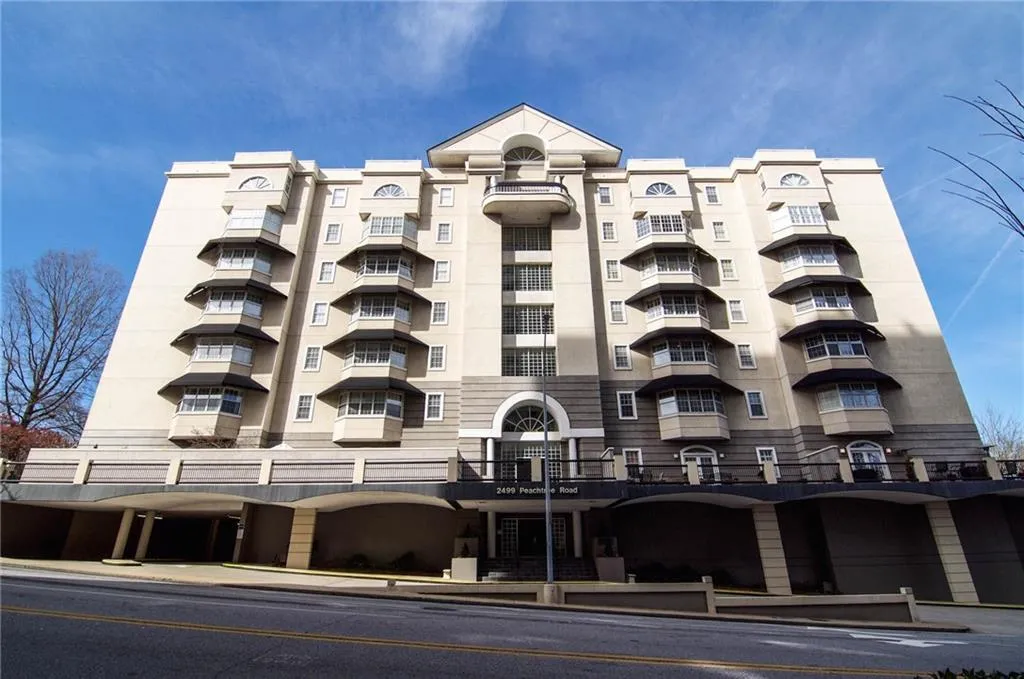 2499 Peachtree Road Ne Unit 304, Atlanta, Georgia 30305, 2 Bedrooms Bedrooms, ,2 BathroomsBathrooms,Residential,Sold,2499 Peachtree Road Ne Unit 304,5890990