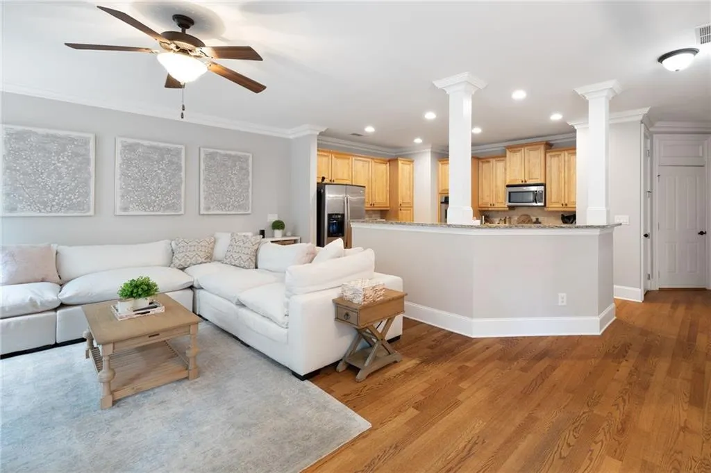 7720 Glisten Avenue Unit 295, Sandy Springs, Georgia 30328, 3 Bedrooms Bedrooms, ,2 BathroomsBathrooms,Residential,Sold,7720 Glisten Avenue Unit 295,7220726
