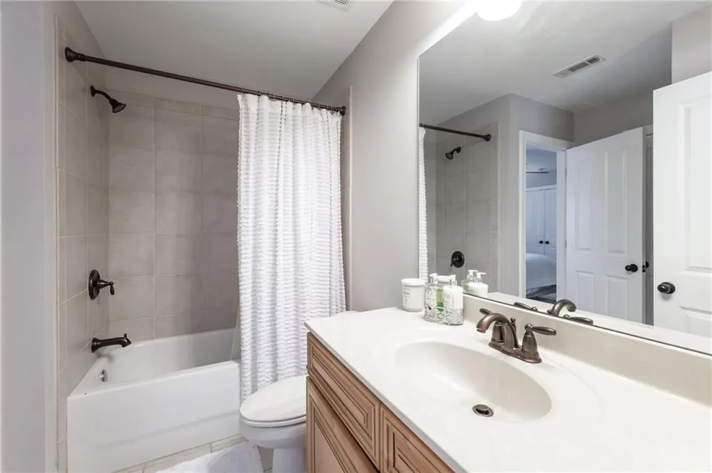 7720 Glisten Avenue Unit 295, Sandy Springs, Georgia 30328, 3 Bedrooms Bedrooms, ,2 BathroomsBathrooms,Residential,Sold,7720 Glisten Avenue Unit 295,7220726