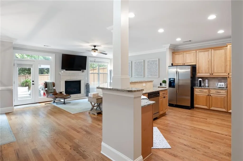 7720 Glisten Avenue Unit 295, Sandy Springs, Georgia 30328, 3 Bedrooms Bedrooms, ,2 BathroomsBathrooms,Residential,Sold,7720 Glisten Avenue Unit 295,7220726