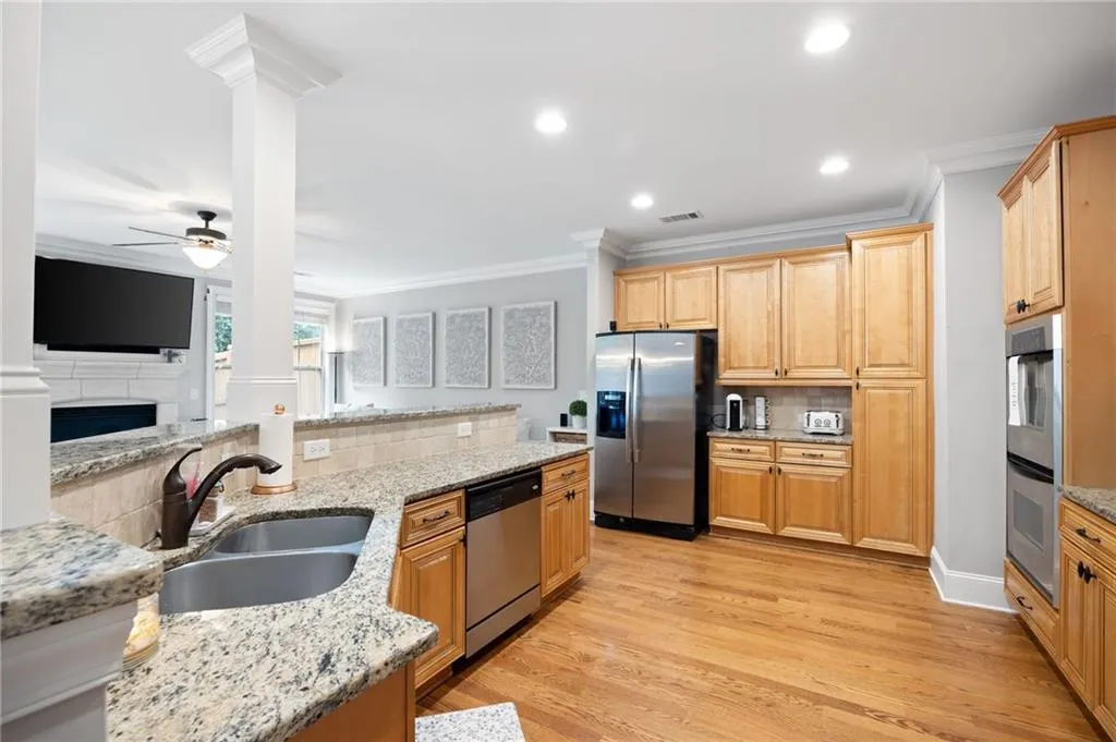 7720 Glisten Avenue Unit 295, Sandy Springs, Georgia 30328, 3 Bedrooms Bedrooms, ,2 BathroomsBathrooms,Residential,Sold,7720 Glisten Avenue Unit 295,7220726