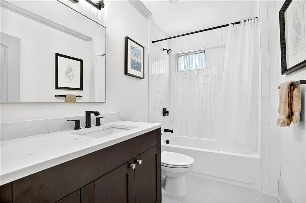 3230 W Andrews Drive Nw, Atlanta, Georgia 30305, 6 Bedrooms Bedrooms, ,5 BathroomsBathrooms,Residential,For Sale,3230 W Andrews Drive Nw,7631112
