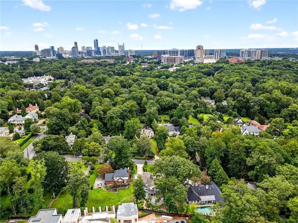 3230 W Andrews Drive Nw, Atlanta, Georgia 30305, 6 Bedrooms Bedrooms, ,5 BathroomsBathrooms,Residential,For Sale,3230 W Andrews Drive Nw,7631112