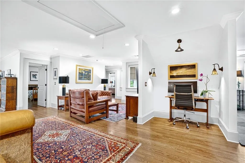 3230 W Andrews Drive Nw, Atlanta, Georgia 30305, 6 Bedrooms Bedrooms, ,5 BathroomsBathrooms,Residential,For Sale,3230 W Andrews Drive Nw,7631112