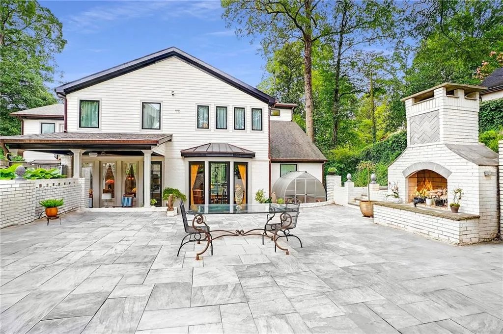 3230 W Andrews Drive Nw, Atlanta, Georgia 30305, 6 Bedrooms Bedrooms, ,5 BathroomsBathrooms,Residential,For Sale,3230 W Andrews Drive Nw,7631112
