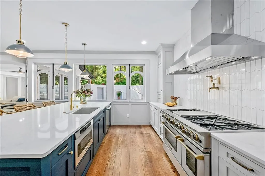 3230 W Andrews Drive Nw, Atlanta, Georgia 30305, 6 Bedrooms Bedrooms, ,5 BathroomsBathrooms,Residential,For Sale,3230 W Andrews Drive Nw,7631112