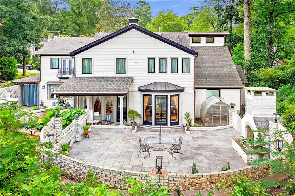 3230 W Andrews Drive Nw, Atlanta, Georgia 30305, 6 Bedrooms Bedrooms, ,5 BathroomsBathrooms,Residential,For Sale,3230 W Andrews Drive Nw,7631112