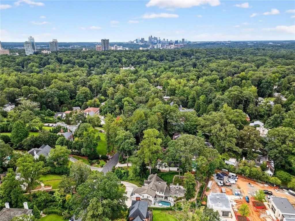 3230 W Andrews Drive Nw, Atlanta, Georgia 30305, 6 Bedrooms Bedrooms, ,5 BathroomsBathrooms,Residential,For Sale,3230 W Andrews Drive Nw,7631112