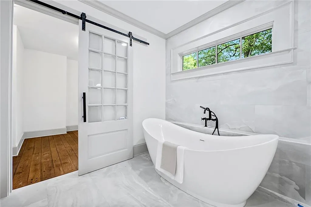 3230 W Andrews Drive Nw, Atlanta, Georgia 30305, 6 Bedrooms Bedrooms, ,5 BathroomsBathrooms,Residential,For Sale,3230 W Andrews Drive Nw,7631112