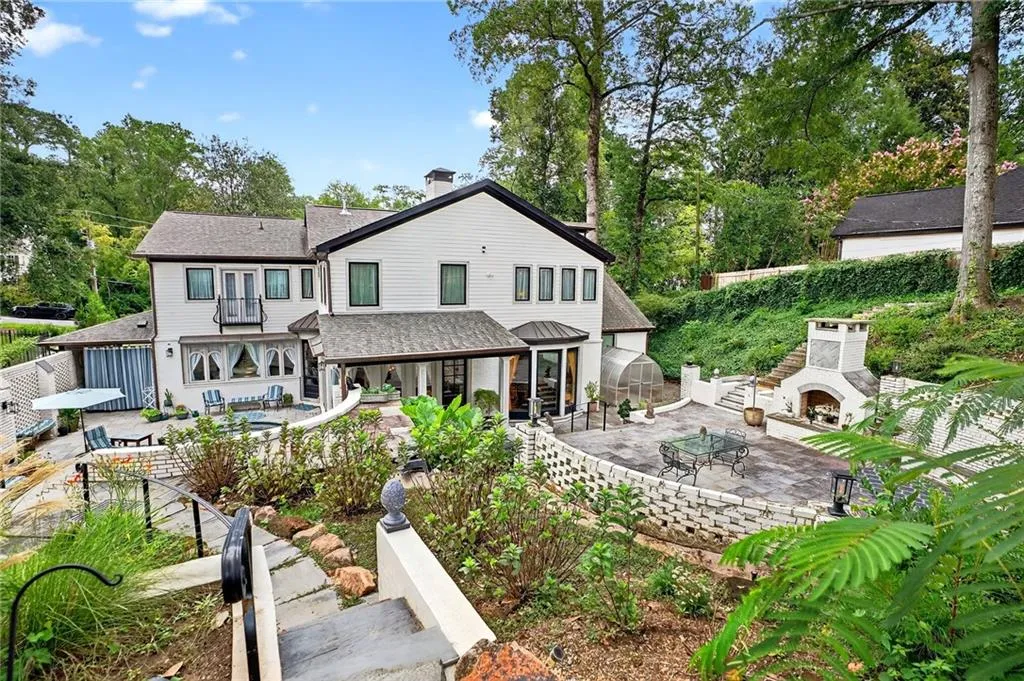 3230 W Andrews Drive Nw, Atlanta, Georgia 30305, 6 Bedrooms Bedrooms, ,5 BathroomsBathrooms,Residential,For Sale,3230 W Andrews Drive Nw,7631112
