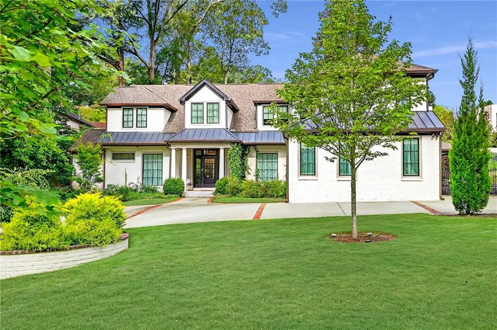 3230 W Andrews Drive Nw, Atlanta, Georgia 30305, 6 Bedrooms Bedrooms, ,5 BathroomsBathrooms,Residential,For Sale,3230 W Andrews Drive Nw,7631112