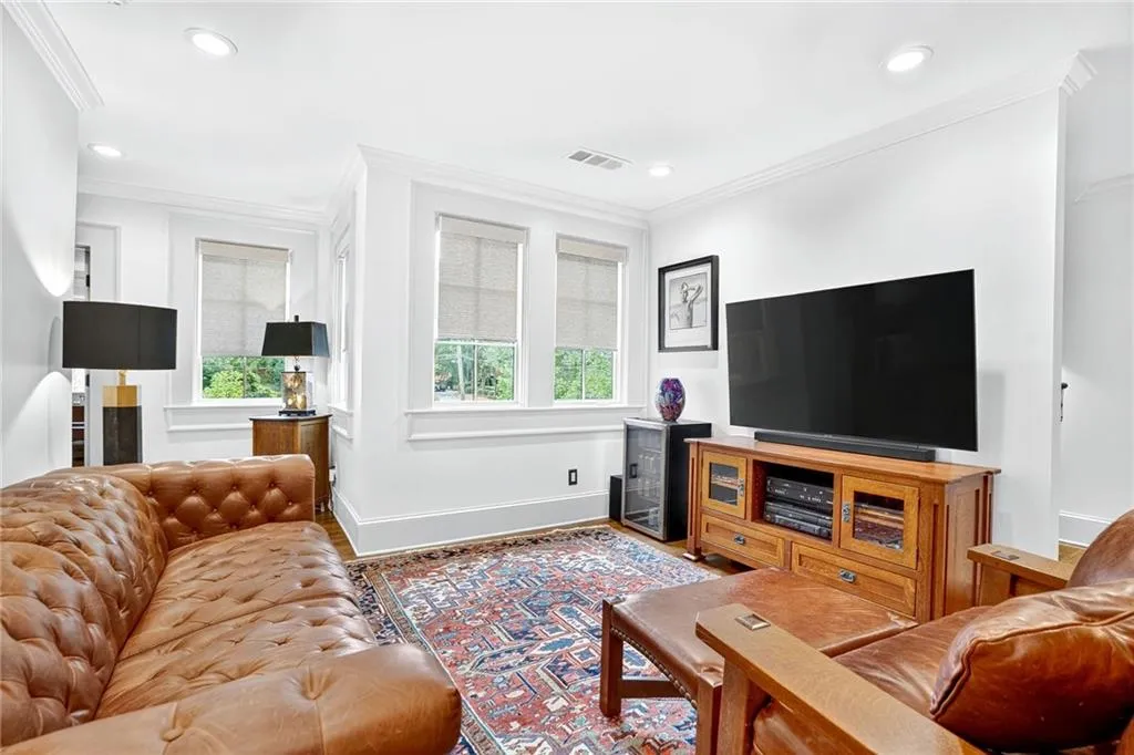 3230 W Andrews Drive Nw, Atlanta, Georgia 30305, 6 Bedrooms Bedrooms, ,5 BathroomsBathrooms,Residential,For Sale,3230 W Andrews Drive Nw,7631112