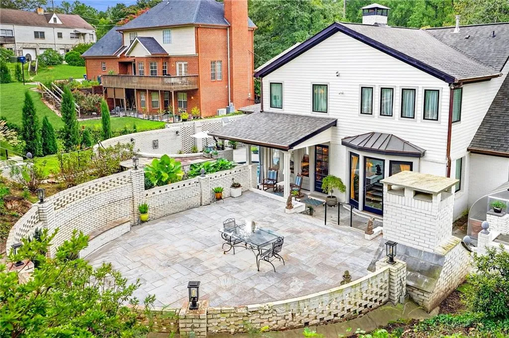 3230 W Andrews Drive Nw, Atlanta, Georgia 30305, 6 Bedrooms Bedrooms, ,5 BathroomsBathrooms,Residential,For Sale,3230 W Andrews Drive Nw,7631112
