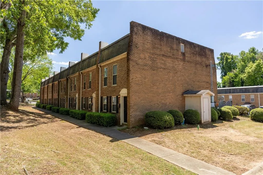 215 Winding River Drive Unit G, Atlanta, Georgia 30350, 2 Bedrooms Bedrooms, ,2 BathroomsBathrooms,Residential,Sold,215 Winding River Drive Unit G,7374190 215 Winding River Drive Unit G, Atlanta, Georgia 30350, 2 Bedrooms Bedrooms, ,2 BathroomsBathrooms,Residential,Sold,215 Winding River Drive Unit G,7374190