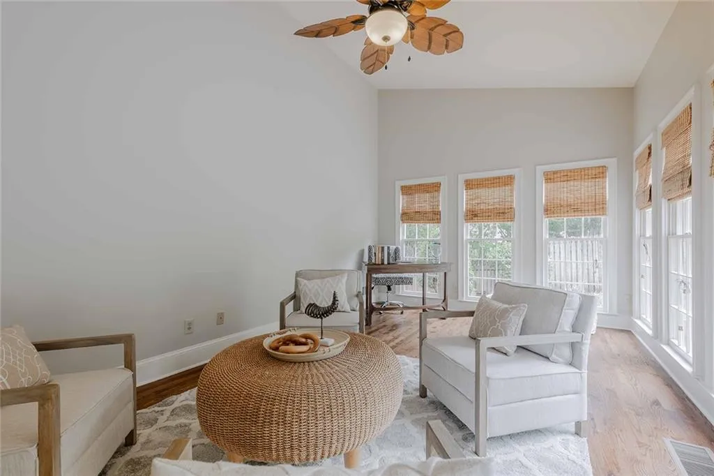 225 Embassy Court, Atlanta, Georgia 30328, 3 Bedrooms Bedrooms, ,2 BathroomsBathrooms,Residential,Sold,225 Embassy Court,7391110