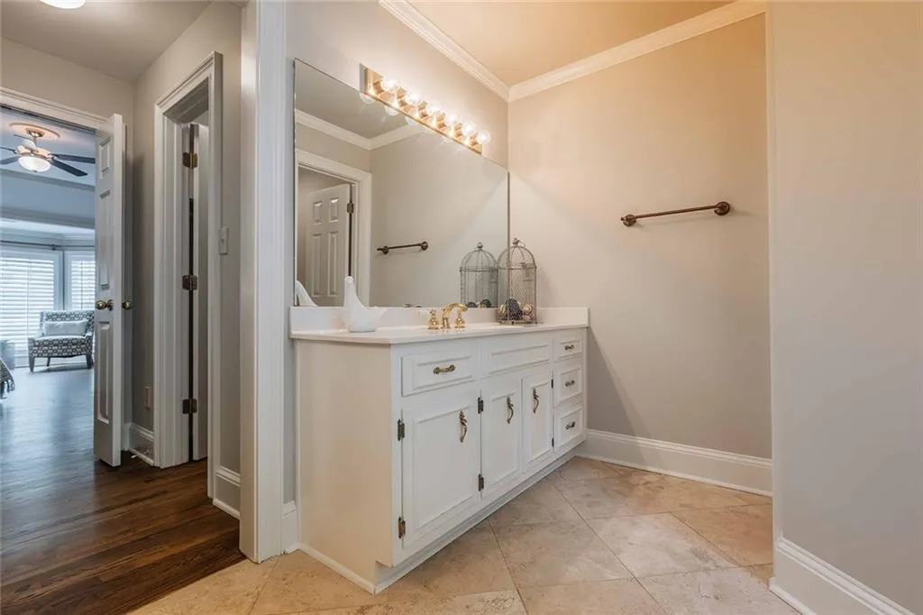 225 Embassy Court, Atlanta, Georgia 30328, 3 Bedrooms Bedrooms, ,2 BathroomsBathrooms,Residential,Sold,225 Embassy Court,7391110