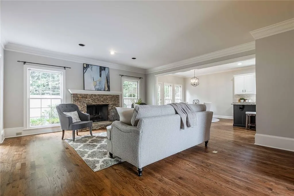 225 Embassy Court, Atlanta, Georgia 30328, 3 Bedrooms Bedrooms, ,2 BathroomsBathrooms,Residential,Sold,225 Embassy Court,7391110