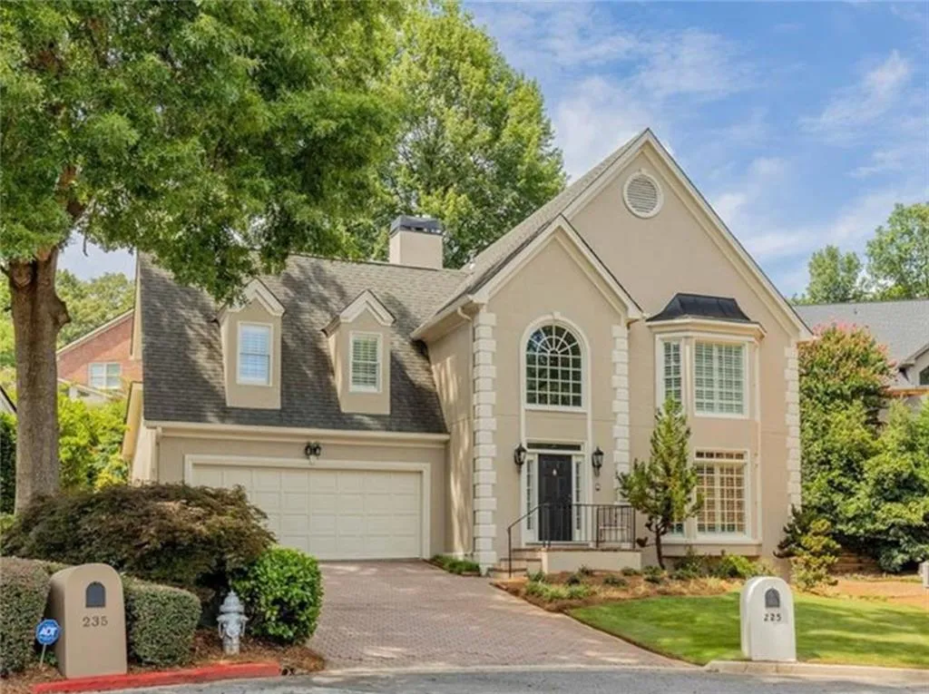 225 Embassy Court, Atlanta, Georgia 30328, 3 Bedrooms Bedrooms, ,2 BathroomsBathrooms,Residential,Sold,225 Embassy Court,7391110