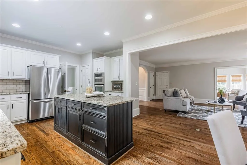 225 Embassy Court, Atlanta, Georgia 30328, 3 Bedrooms Bedrooms, ,2 BathroomsBathrooms,Residential,Sold,225 Embassy Court,7391110